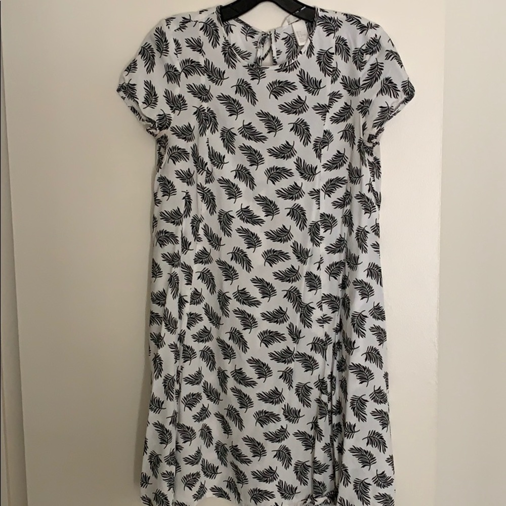 Short sleeve skater dress